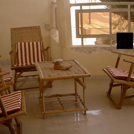 Ker Jahkarlo Hotel Yof Bagian luar foto