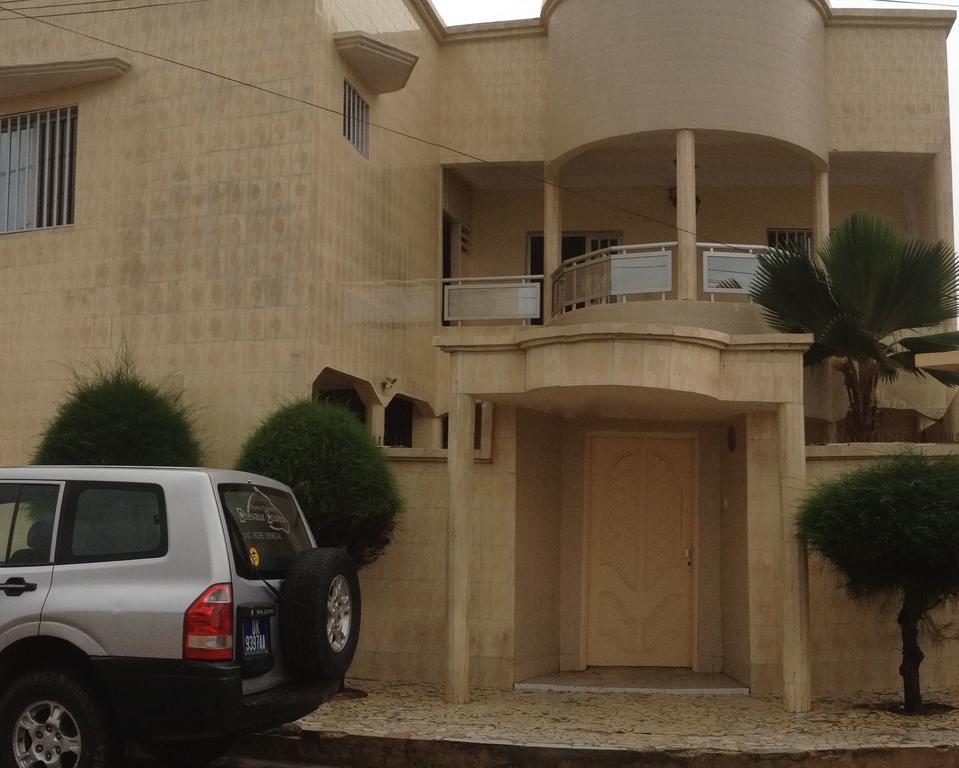 Ker Jahkarlo Hotel Yof Bagian luar foto
