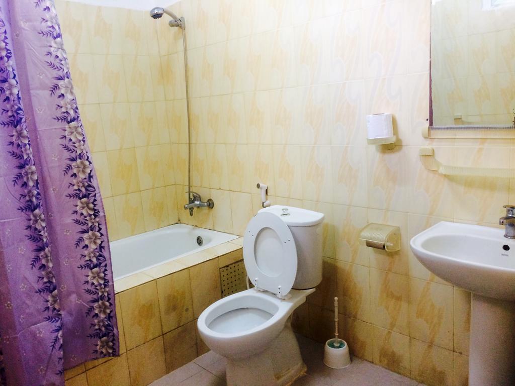 Ker Jahkarlo Hotel Yof Bagian luar foto
