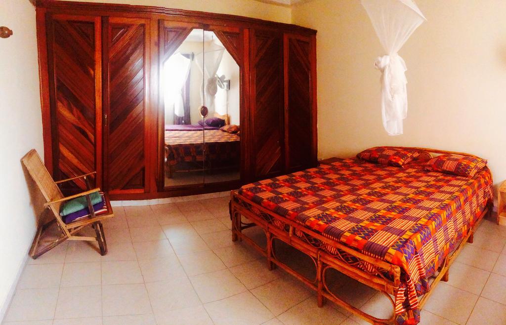 Ker Jahkarlo Hotel Yof Bagian luar foto