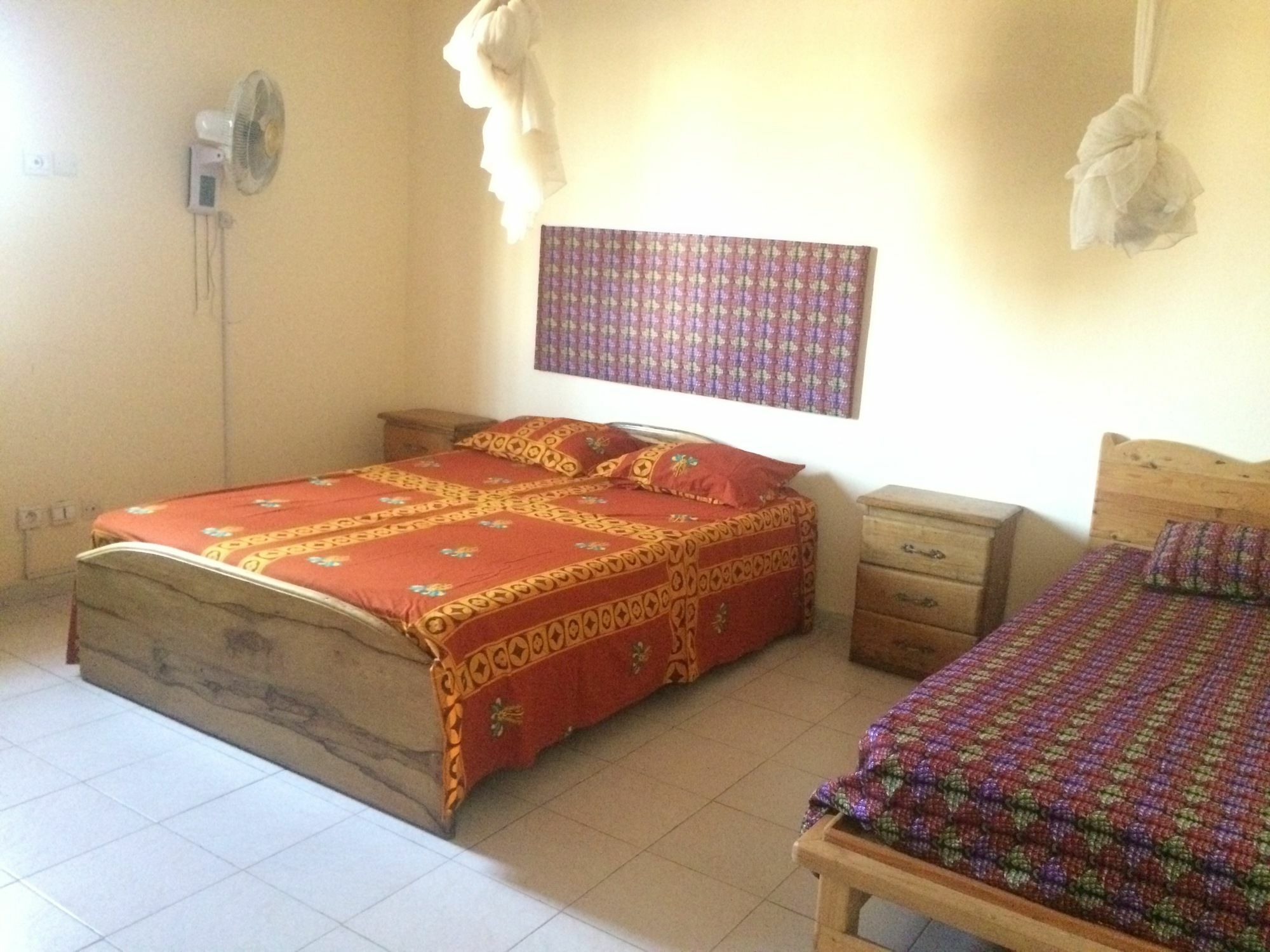 Ker Jahkarlo Hotel Yof Bagian luar foto